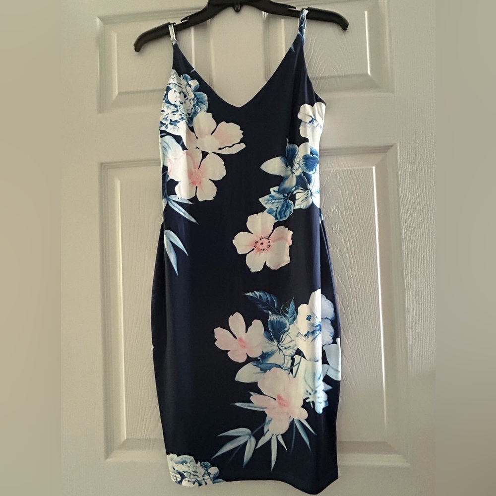 NWT Small YOINS Navy Floral Bodycon Dress